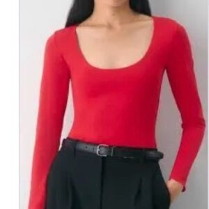 ISO: flashing, red, Babaton contour, scoop neck, size small